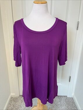 LuLaRoe Bold Purple Scoop Neck Short Sleeve Tee, Medium